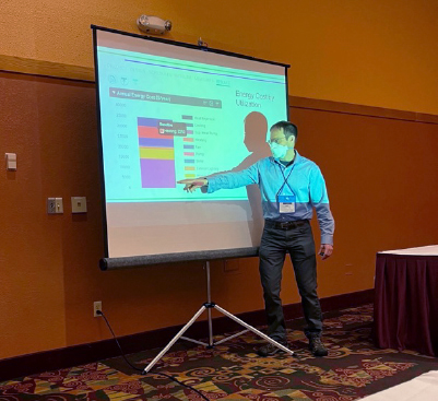 La Follette High School physics teacher Jim Reichling presents Sketchbox to educators at the Wisconsin Tech Ed Association annual conference. 